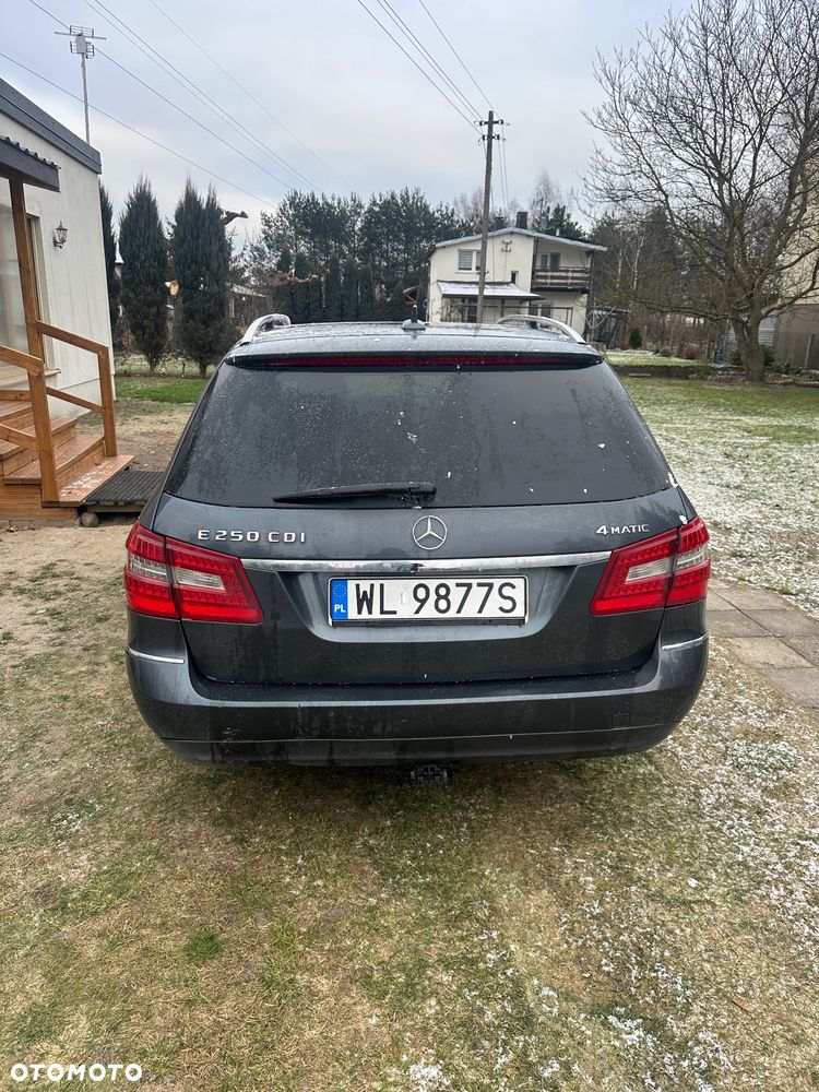 Mercedes-Benz Klasa E 250 CDI 4-Matic BlueEff Elegance - 4