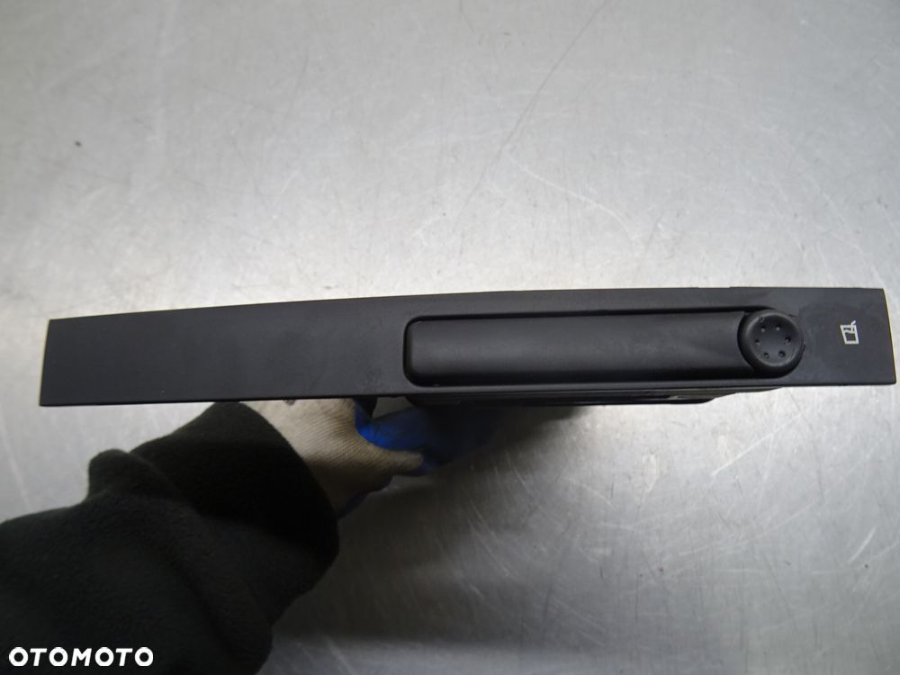 SAAB 93 II 02-06 UCHWYT NA KUBKI - 1