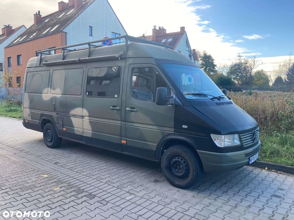 Mercedes-Benz Sprinter - 1