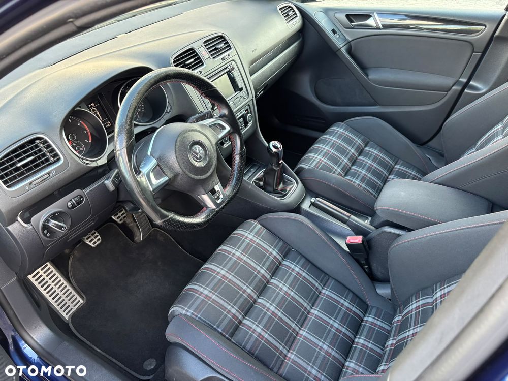Volkswagen Golf 2.0 TSI GTI - 14