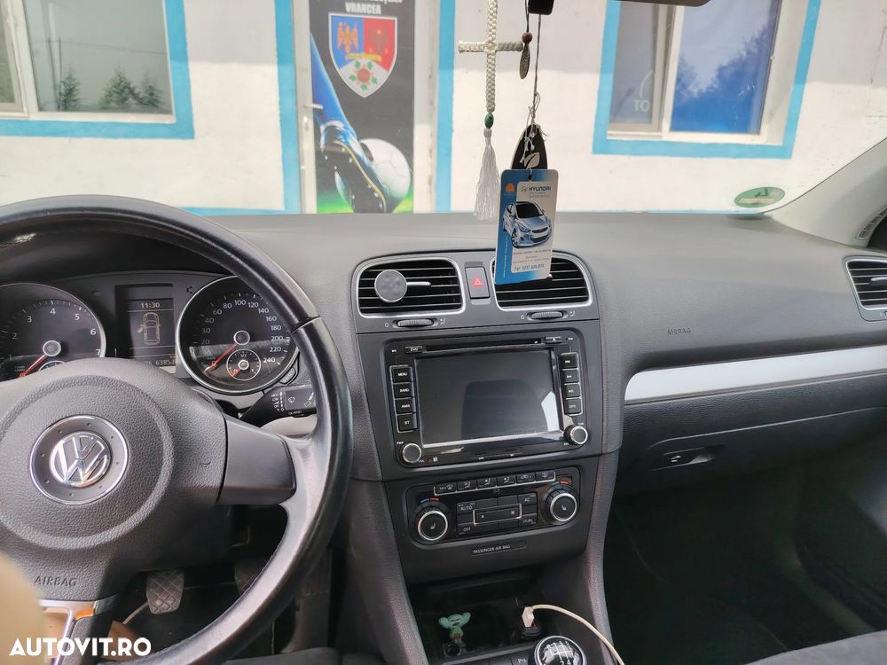 Volkswagen Golf - 6
