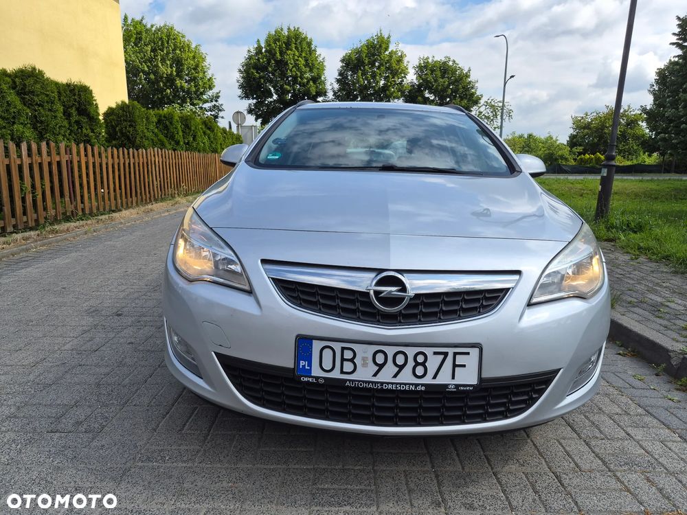 Opel Astra 1.7 CDTI DPF Exklusiv - 2