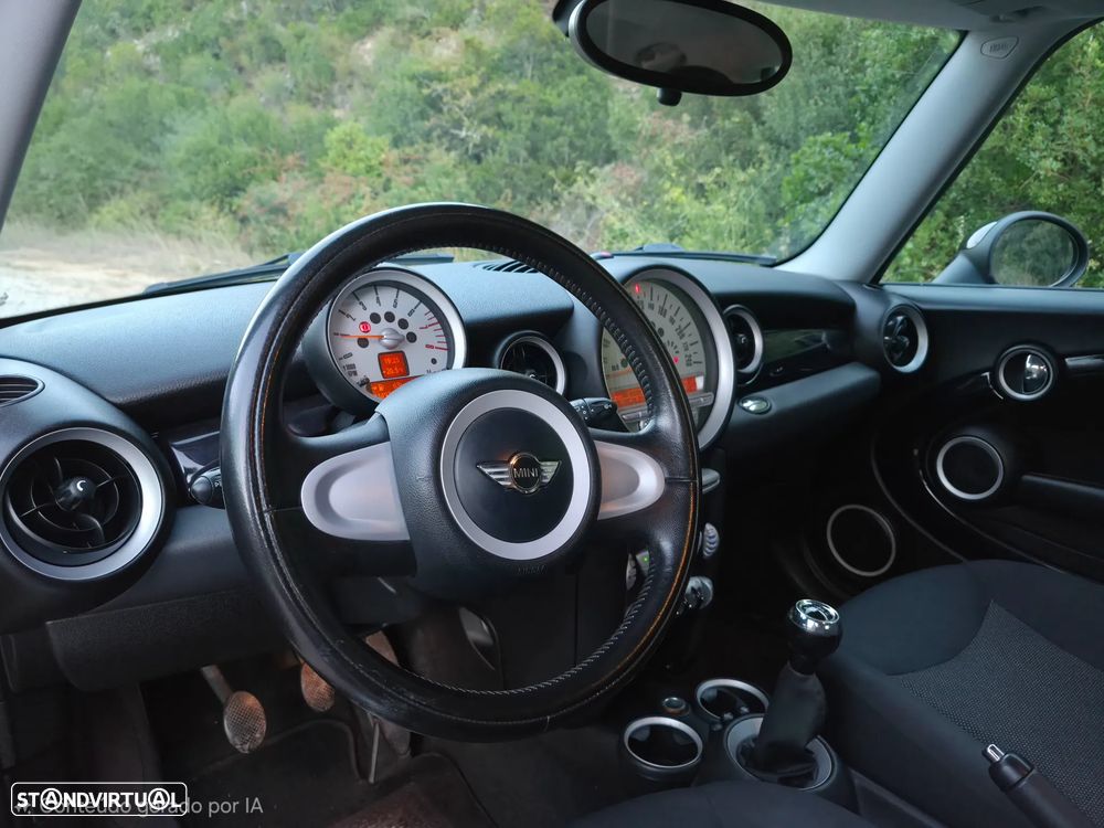MINI 3 Portas One - 8