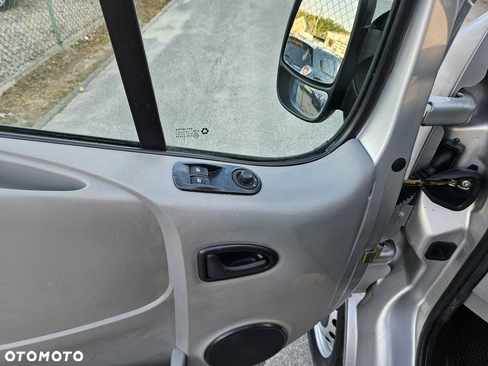 Opel Vivaro - 13