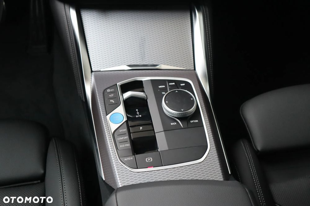 BMW i4 - 21