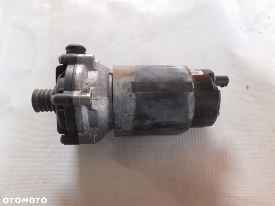 POMPA WODY MERCEDES E KLASA W212 LIFT 63 AMG A0005000386 - 1