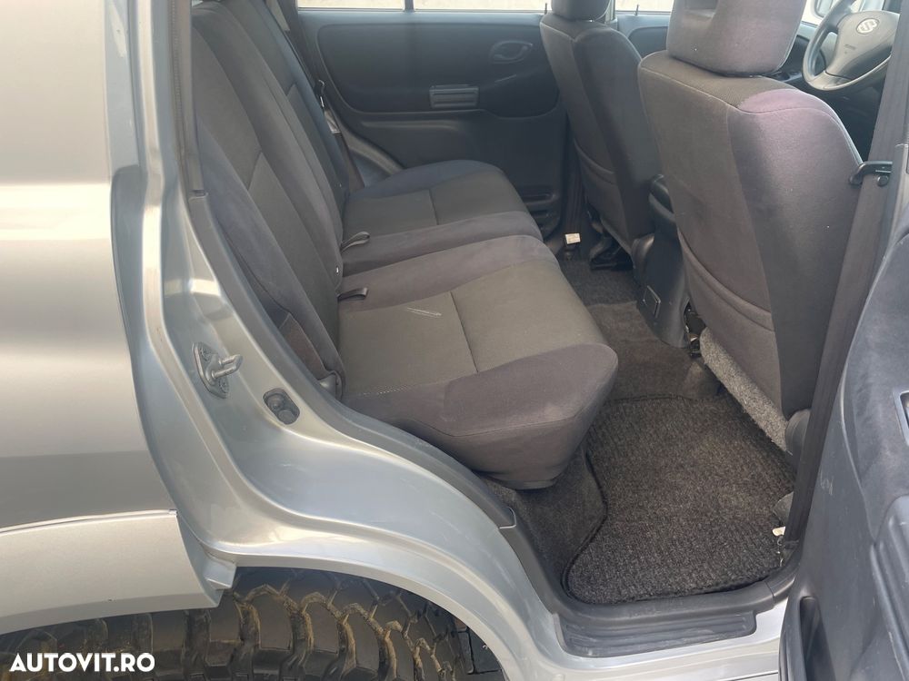 Suzuki Grand Vitara 2.0i - 8