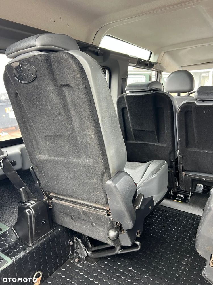 Land Rover Defender - 23