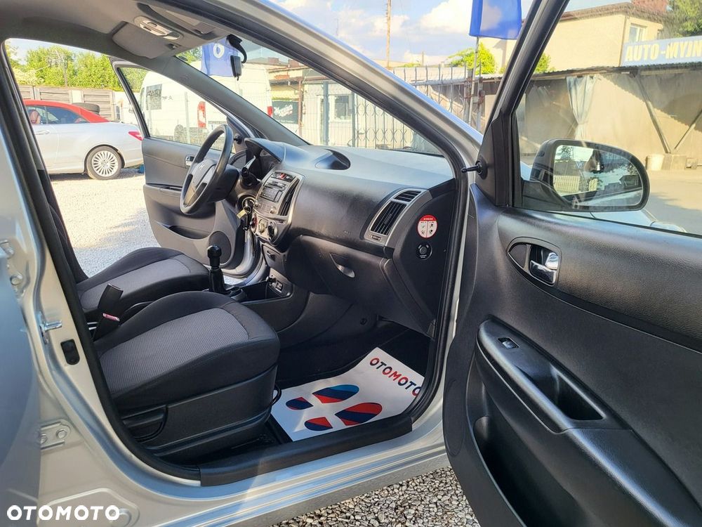 Hyundai i20 - 18
