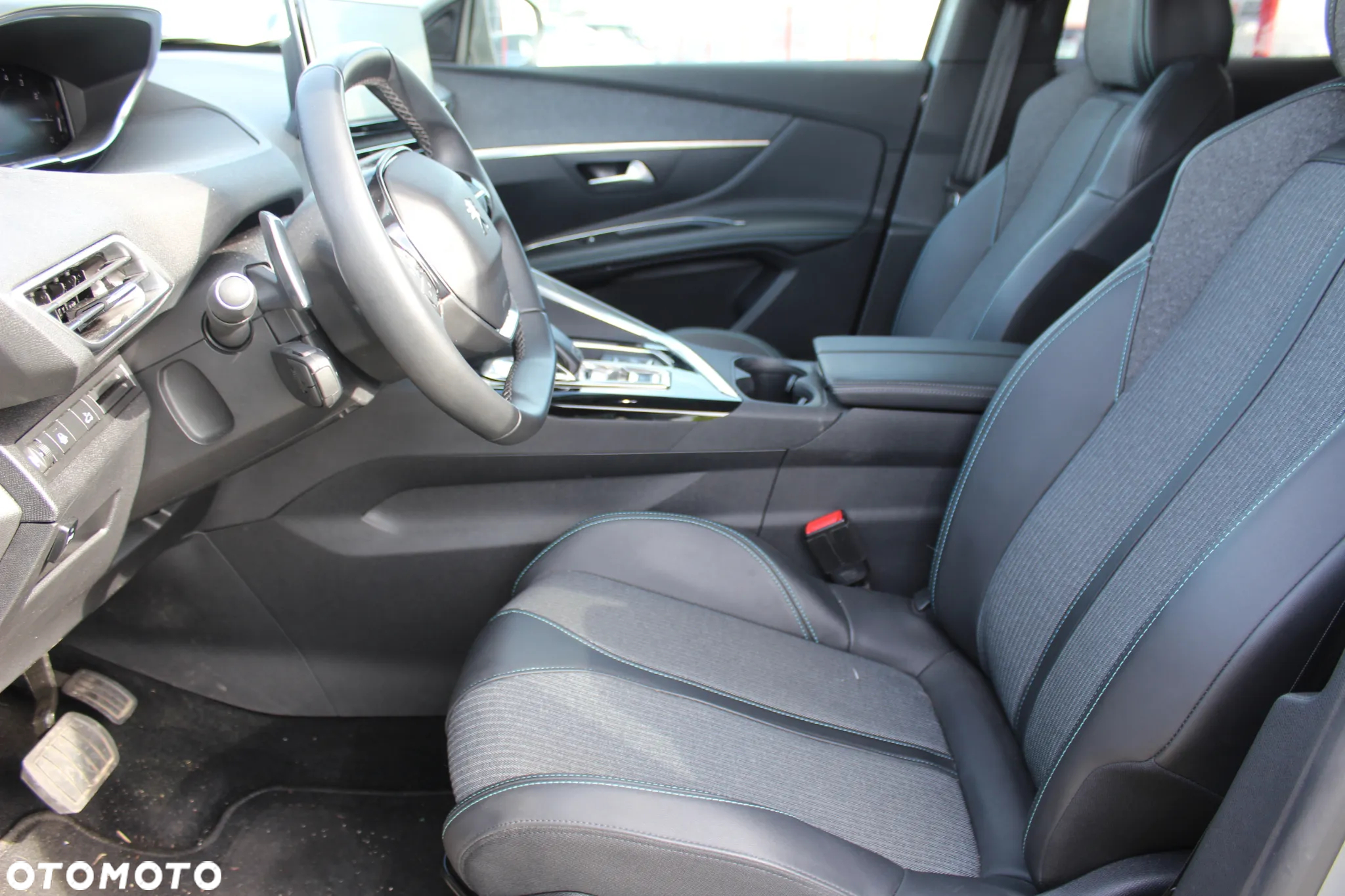 Peugeot 3008 1.2 PureTech Allure S&S EAT8 - 12