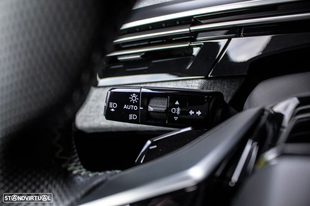 Peugeot E-5008 GT - 17