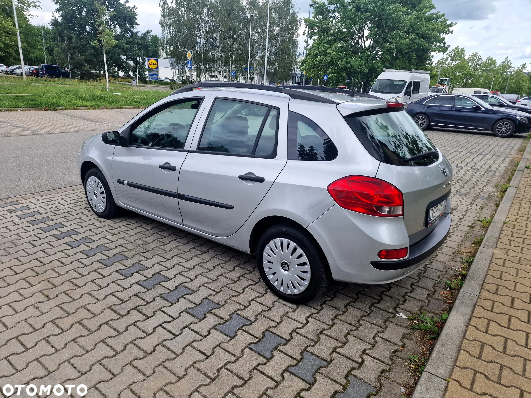 Renault Clio 1.2 16V 75 Grandtour Dynamique - 13