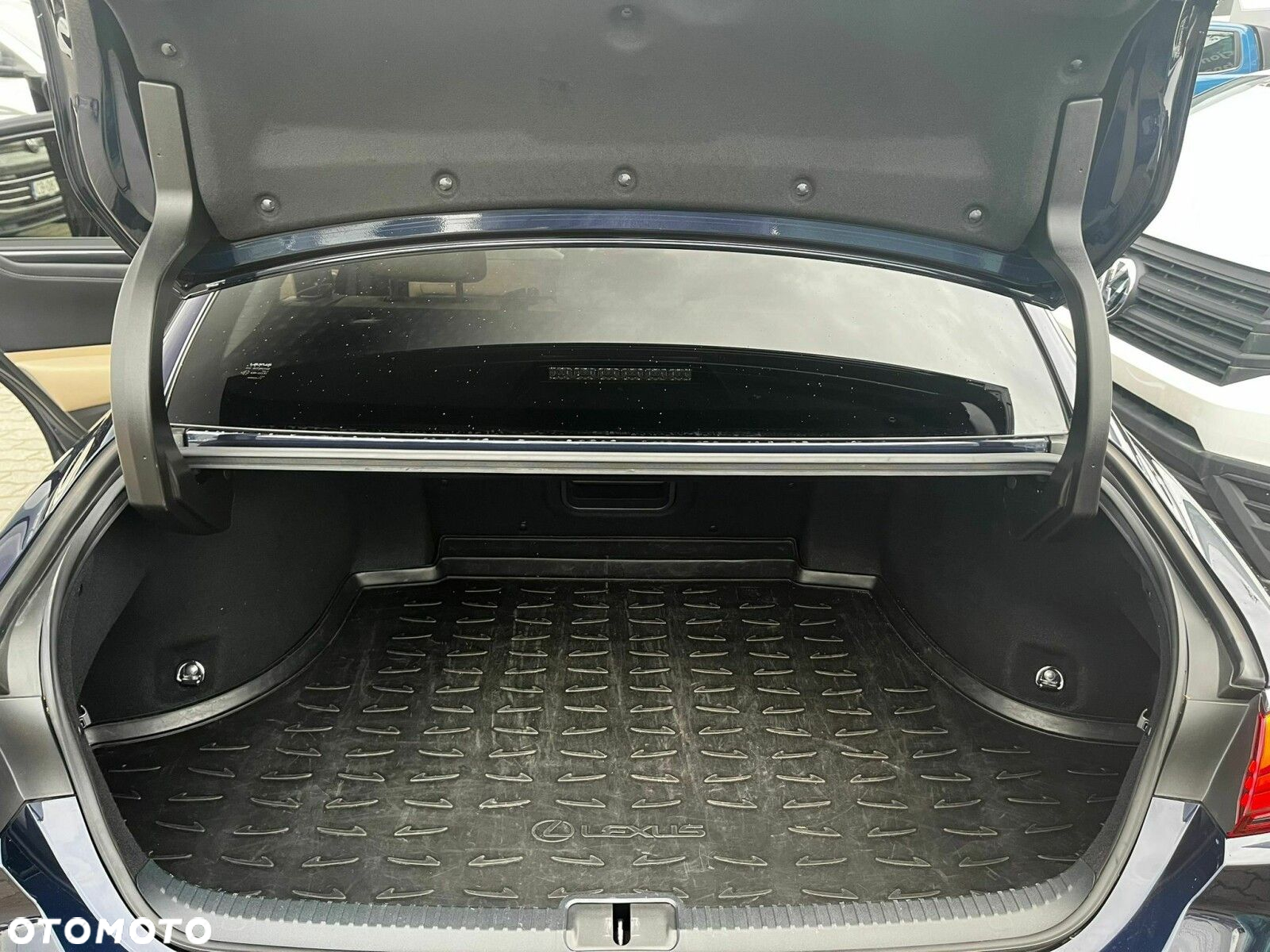 Lexus ES - 9