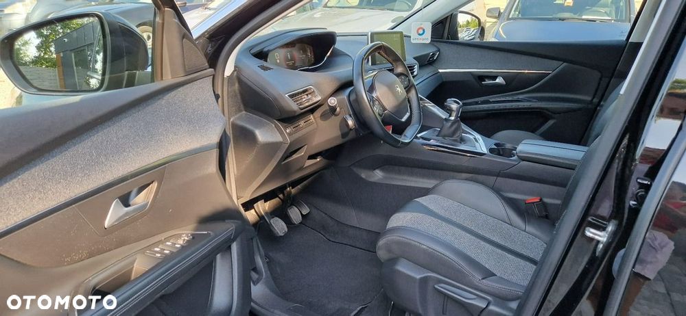 Peugeot 5008 - 17