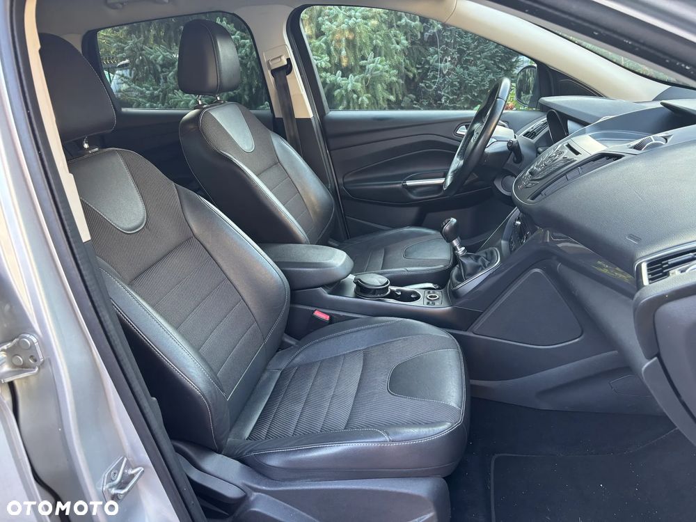 Ford Kuga 2.0 TDCi 4x4 Titanium - 22