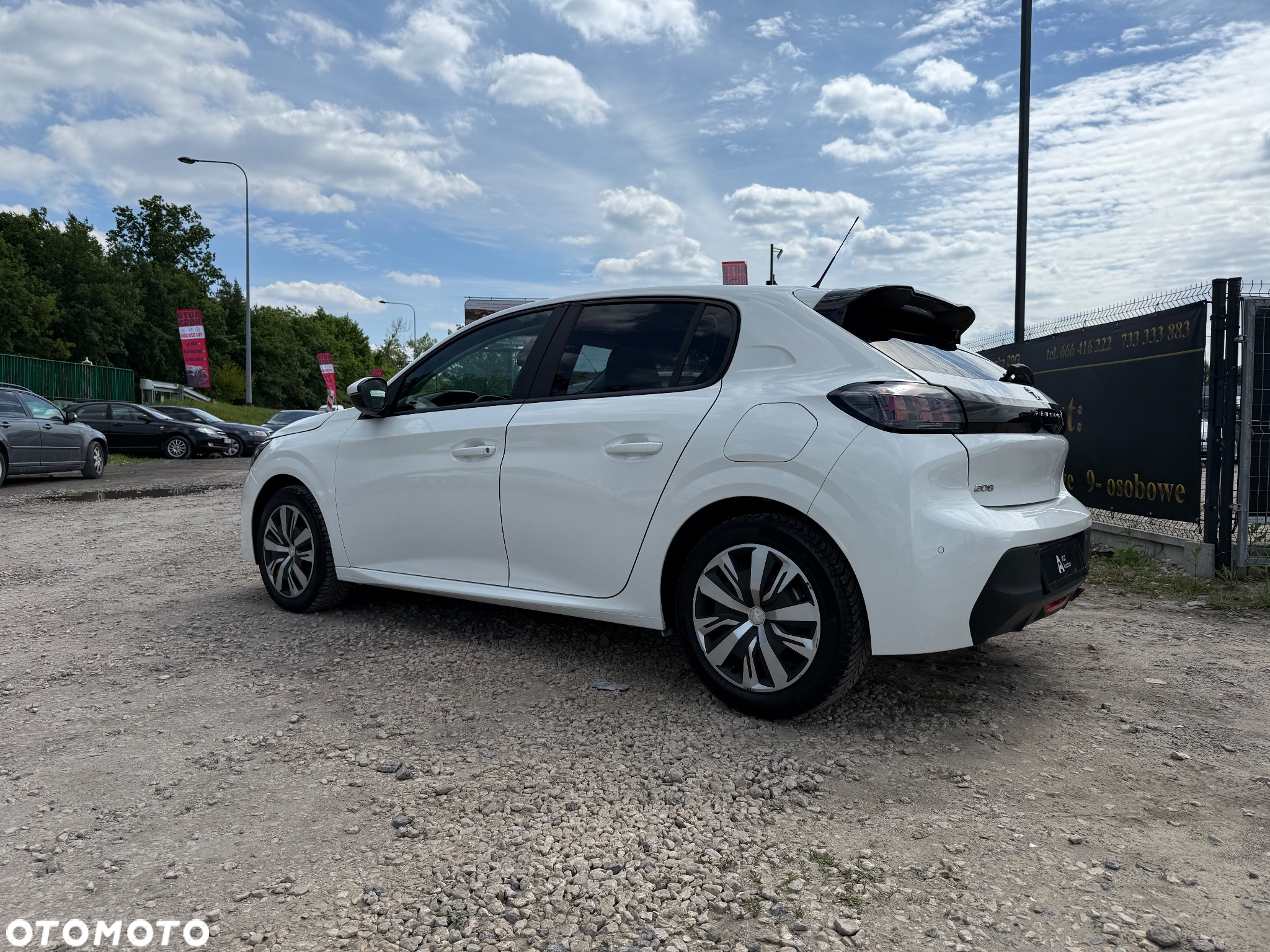 Peugeot 208 1.2 PureTech Active S&S EAT8 - 4