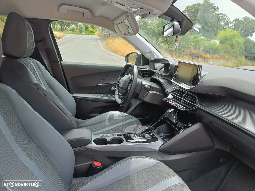 Peugeot e-2008 50 kWh Allure - 8