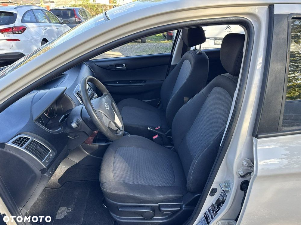 Hyundai i20 - 20