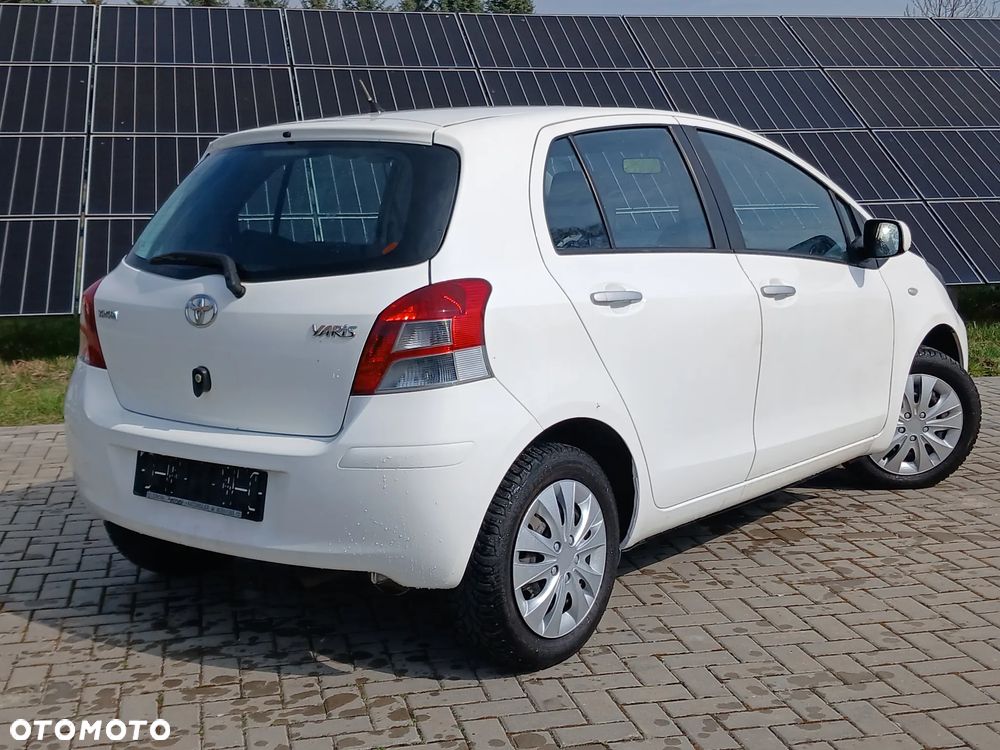 Toyota Yaris 1.33 VVT-i Executive - 11