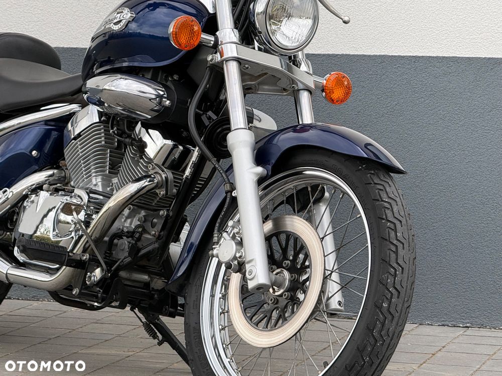 Suzuki Intruder - 5