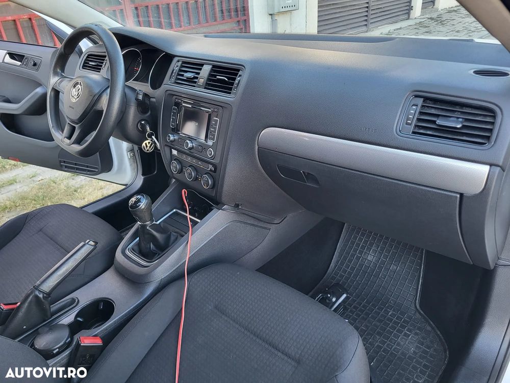 Volkswagen Jetta - 18