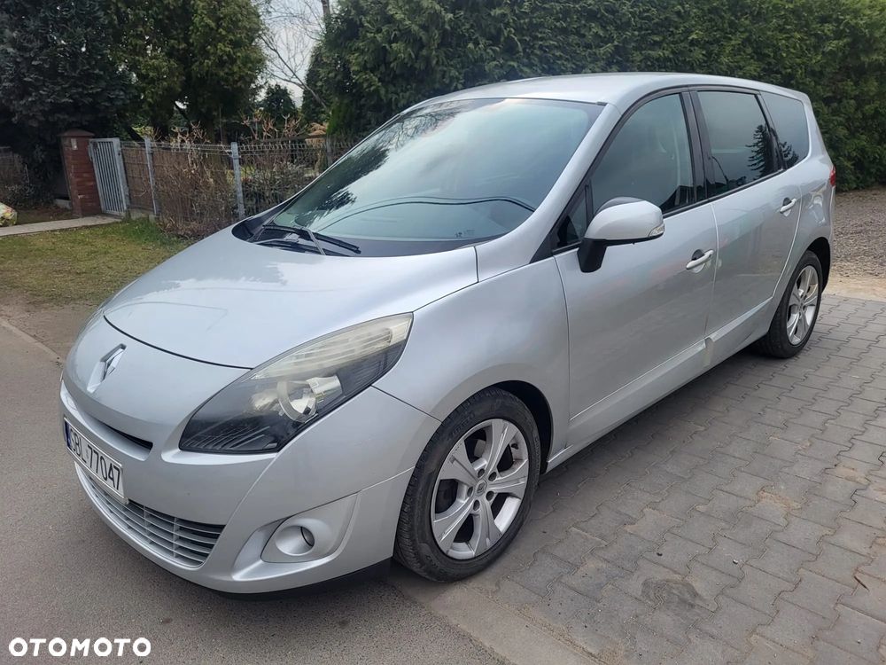 Renault Scenic - 1