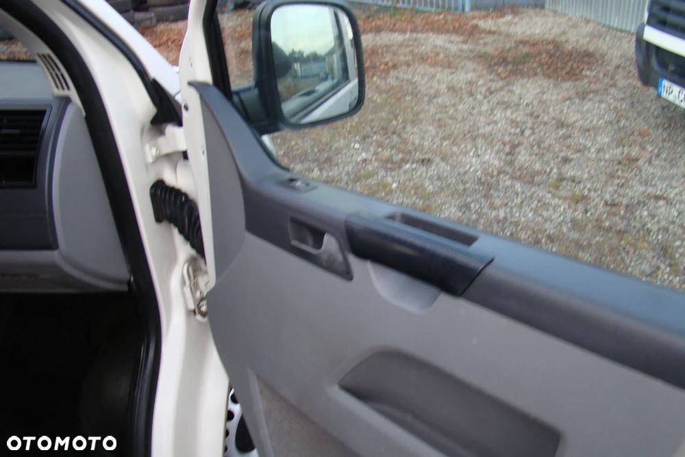 Volkswagen Transporter - 11