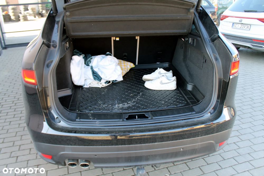 Jaguar F-Pace 2.0 i4D AWD Chequered Flag - 17