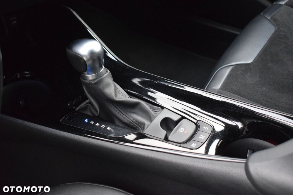 Toyota C-HR 1.8 Hybrid Neon Lime powered by JBL - 13