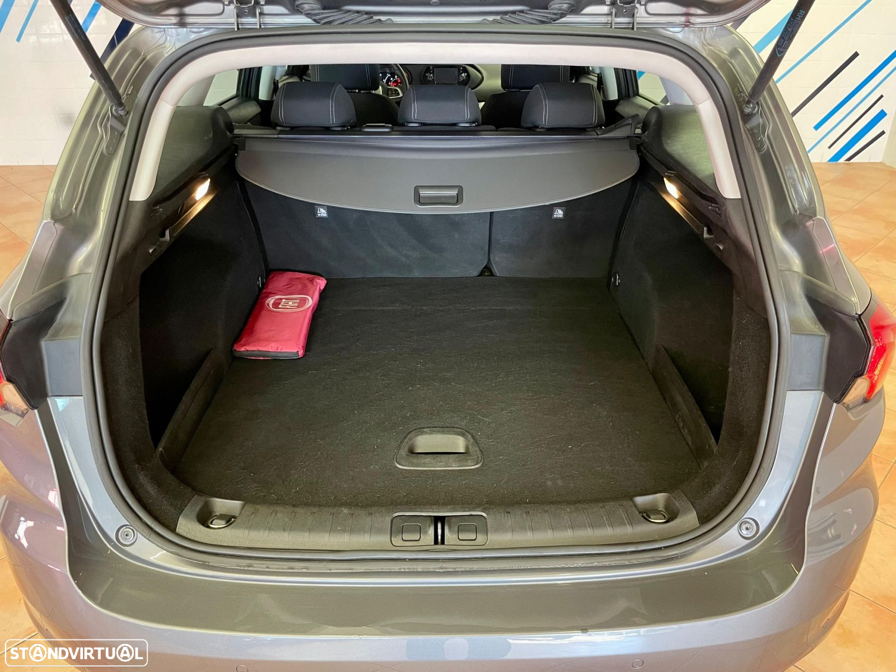Fiat Tipo Station Wagon 1.3 M-Jet Easy - 32