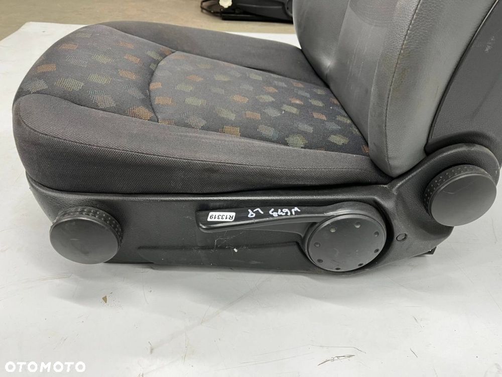 Fotele Mercedes Vito Viano W639 03-14r. siedzisko oparcie kierowcy z podłokietnikiem - 10