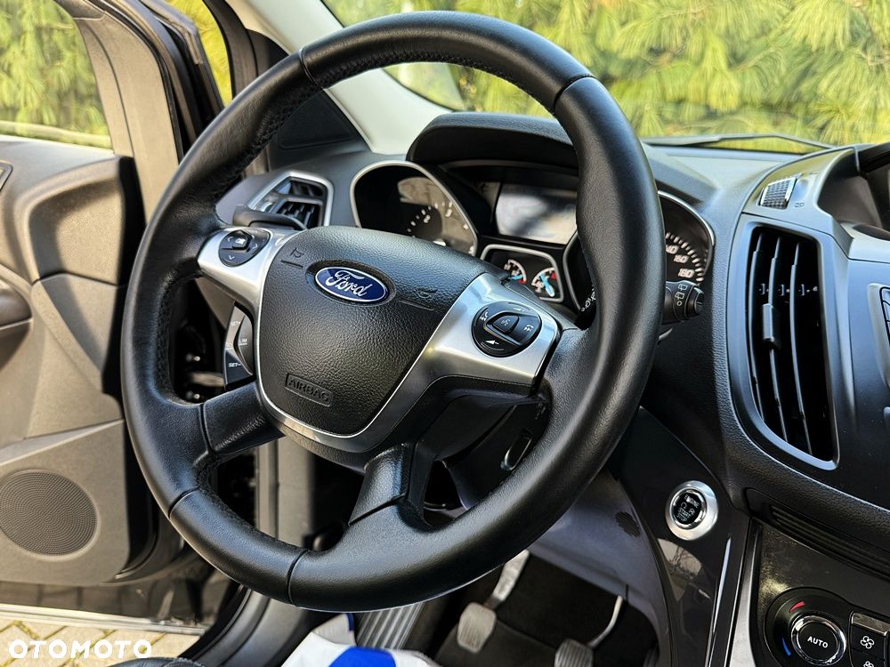 Ford Kuga 2.0 TDCi 2x4 Titanium - 36