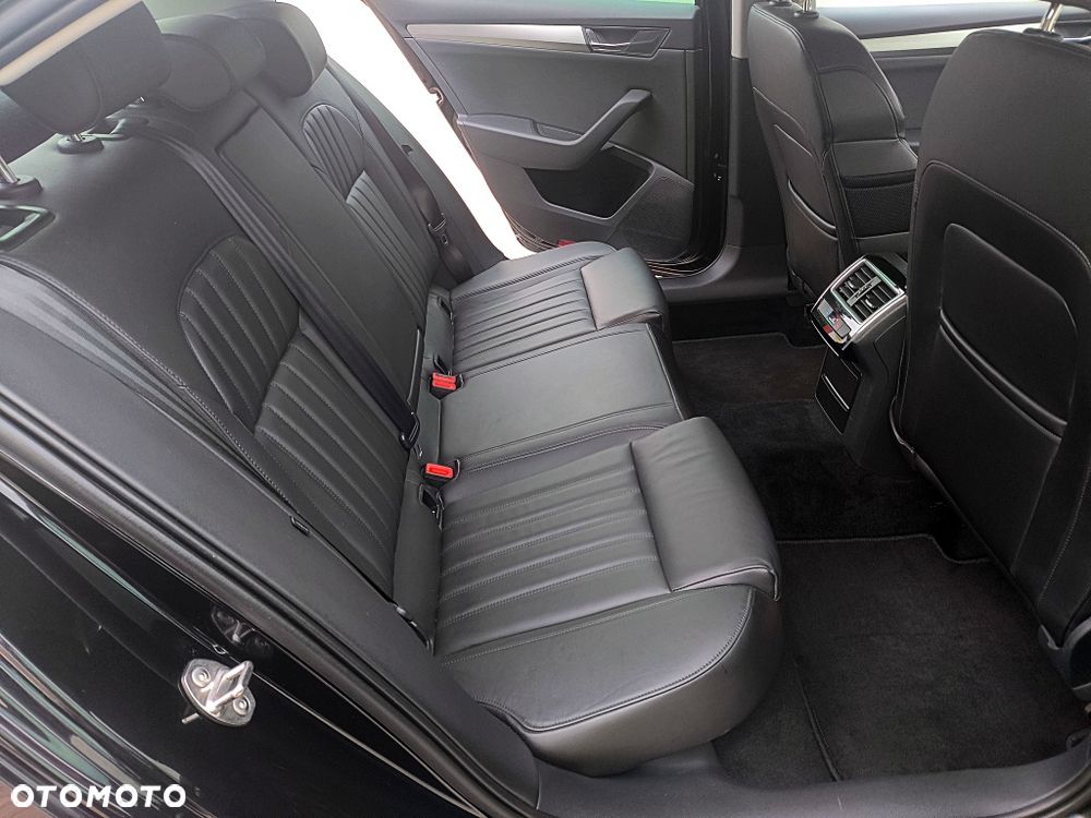 Skoda Superb 2.0 TDI DSG Premium Edition - 26