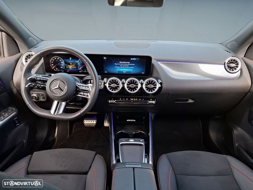 Mercedes-Benz GLA 180 d AMG Line - 12