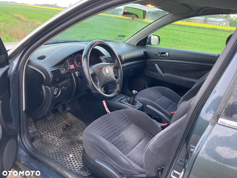 Volkswagen Passat 1.9 TDI Comfortline - 6