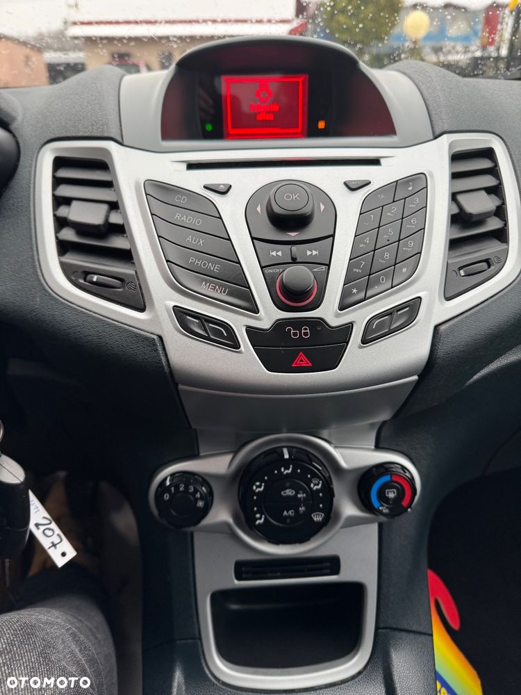 Ford Fiesta - 24