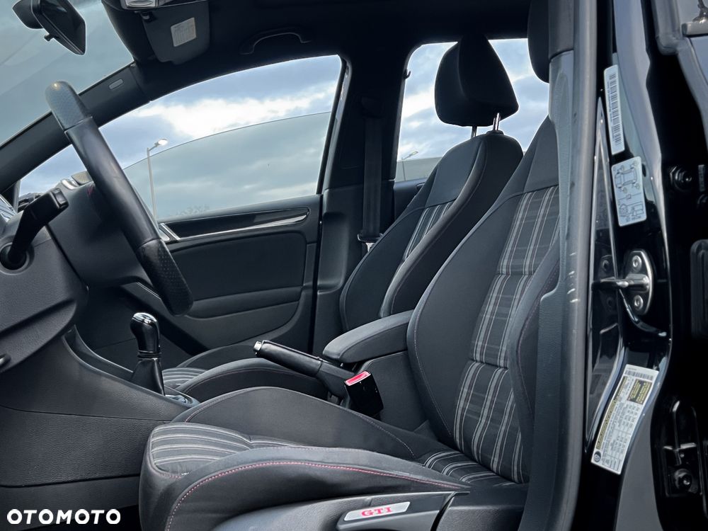 Volkswagen Golf 2.0 TSI GTI - 15