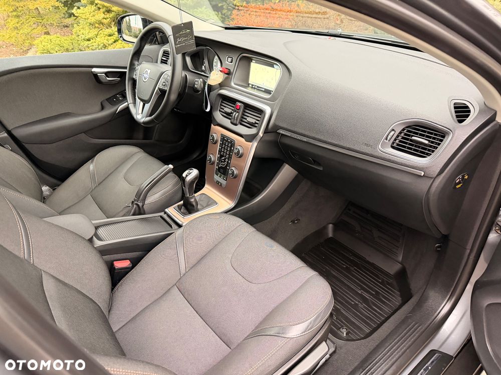 Volvo V40 Cross Country D2 Momentum - 5