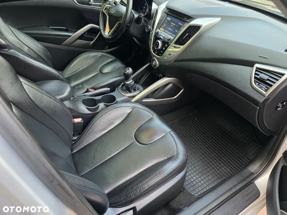 Hyundai Veloster - 27