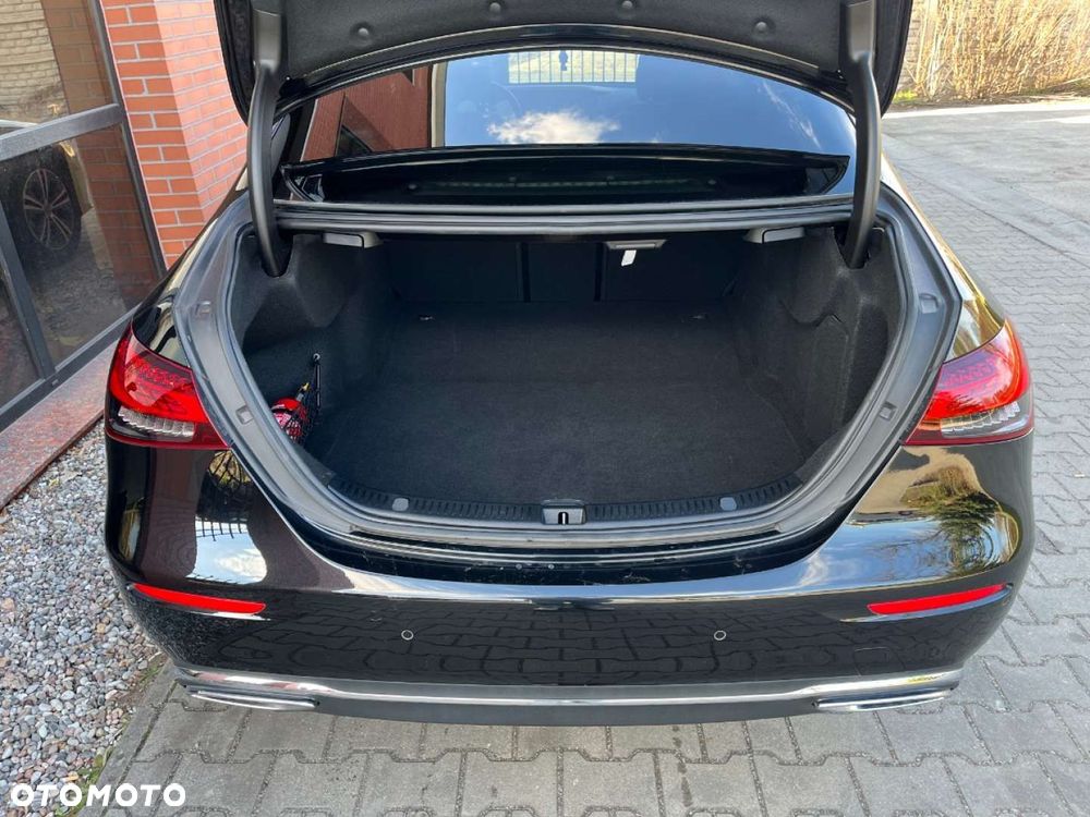 Mercedes-Benz Klasa E 200 9G-TRONIC Exclusive - 28