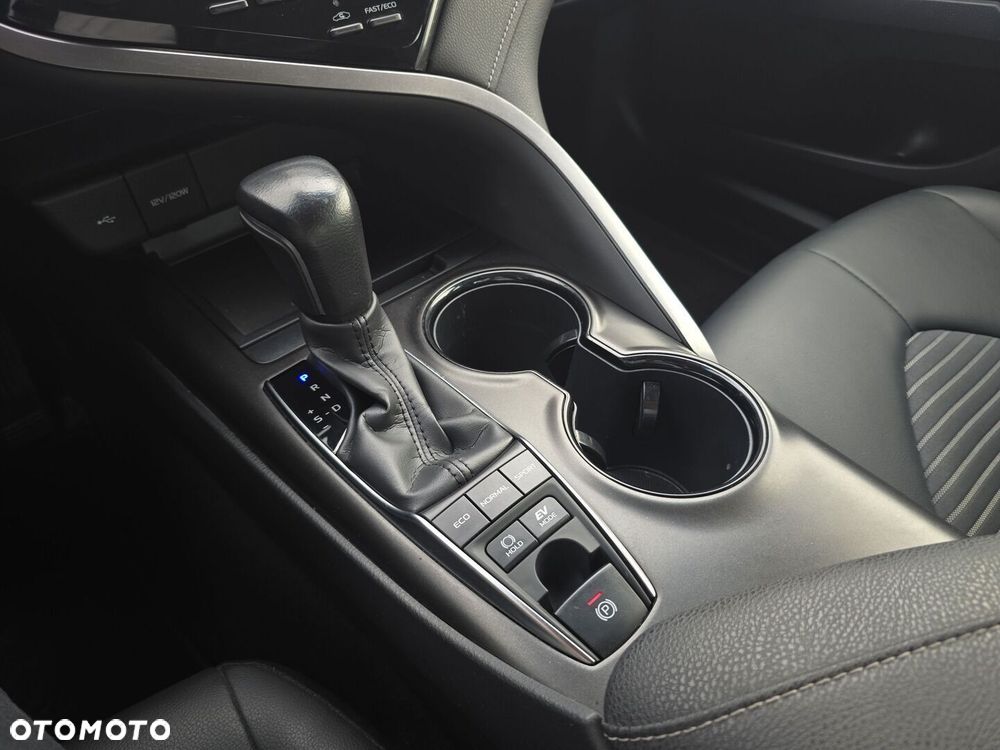 Toyota Camry 2.5 Hybrid Prestige CVT - 23