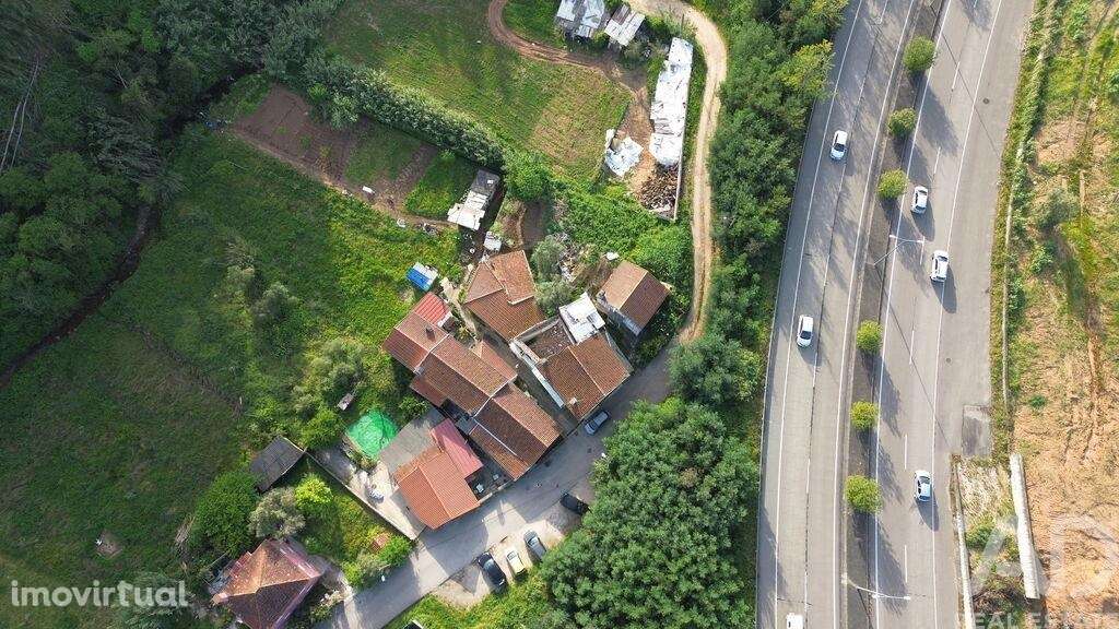 Moradia geminada T2 em Santo António dos Olivais de 60 m2 - Grande imagem: 4/21