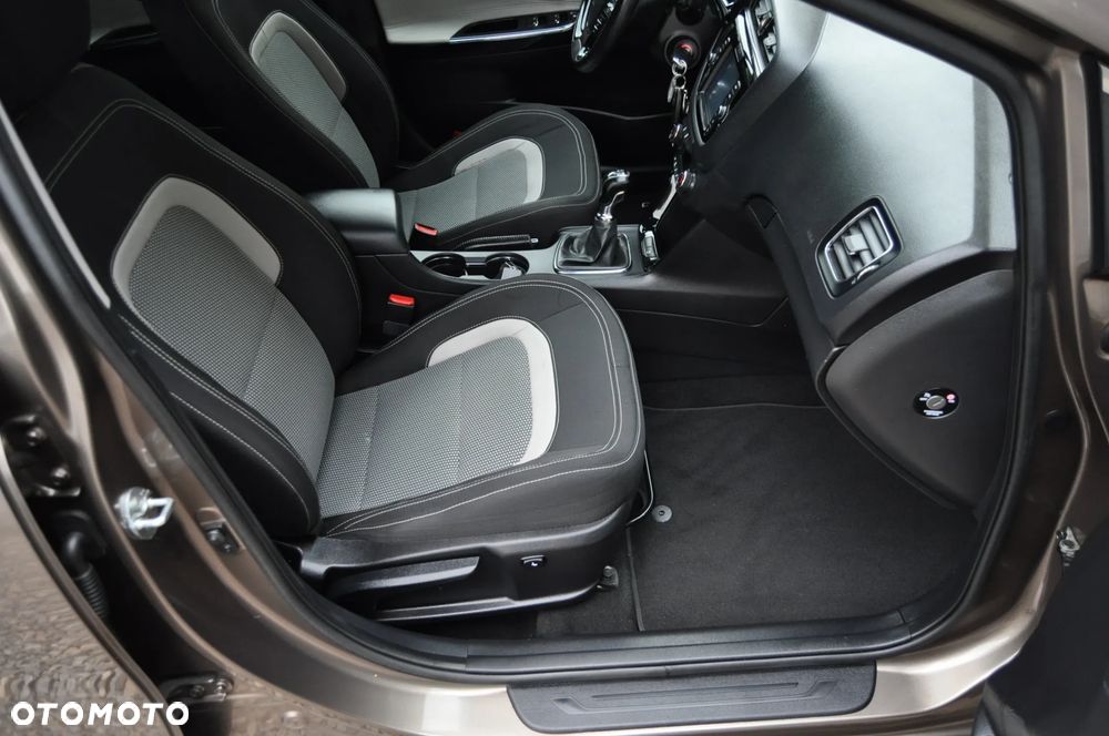 Kia Ceed 1.6 GDI ISG Dream-Team Edition - 11