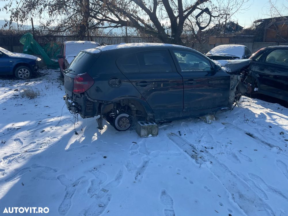 Dezmembrez BMW Seria 1 E87 LCI 116i 90kW 122CP an 2008 - 3