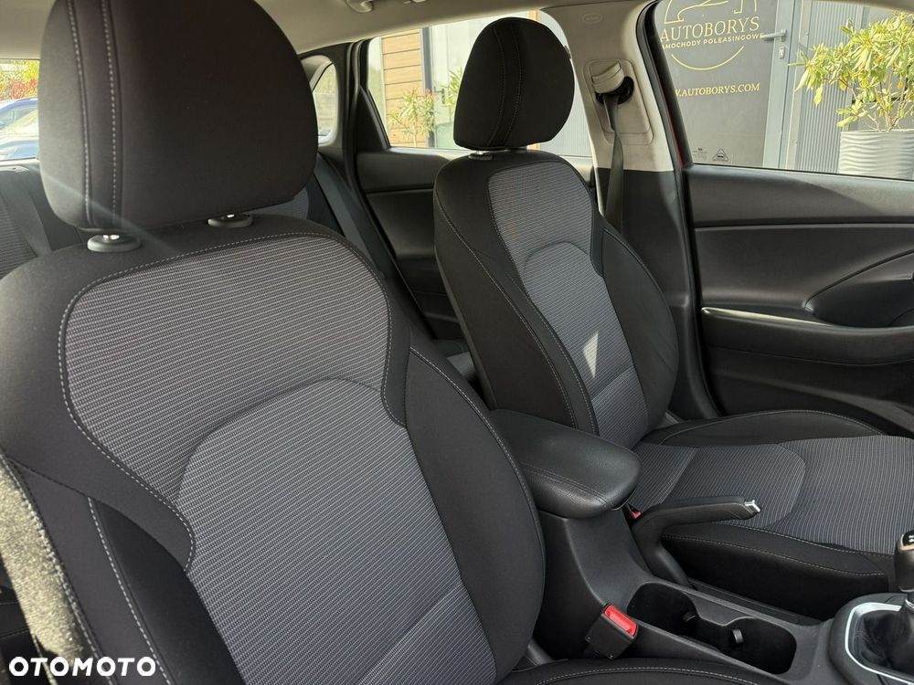 Hyundai i30 1.5 DPI Classic + - 12