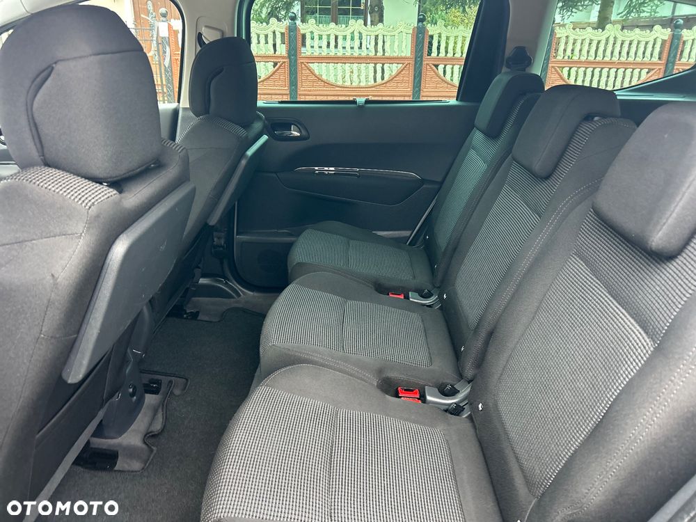 Peugeot 5008 - 19