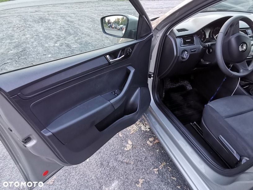 Skoda RAPID 1.0 TSI Active - 12