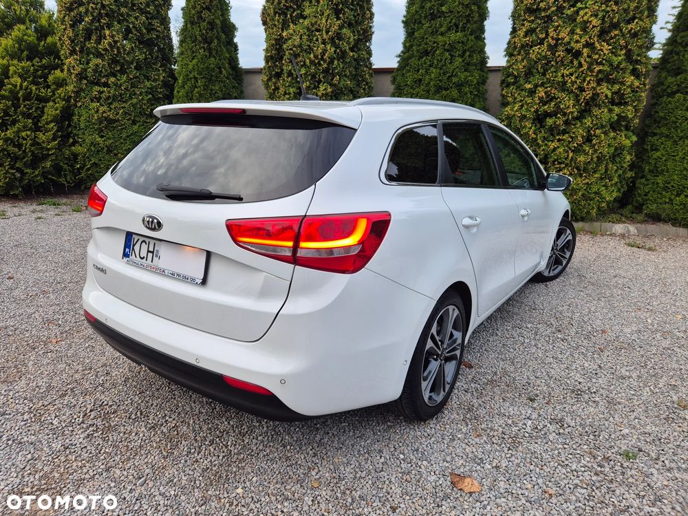 Hyundai i40 i40cw 1.6 Fifa World Cup Edition - 6