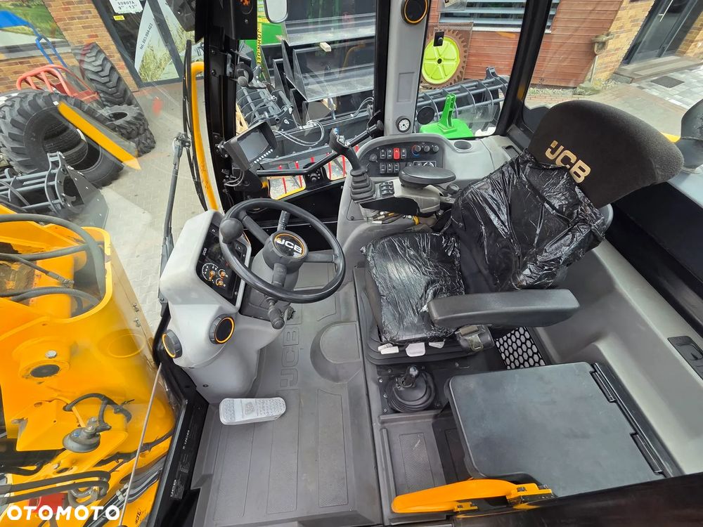 JCB TM 320 S  542. 70 MANITOU - 21