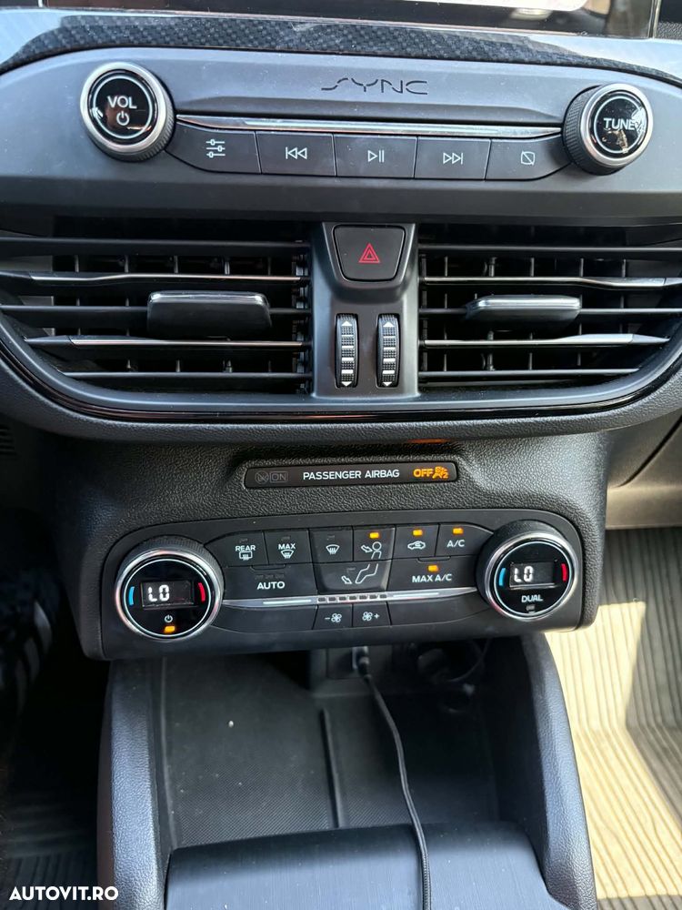 Ford Focus 1.5 EcoBoost ST-Line - 19